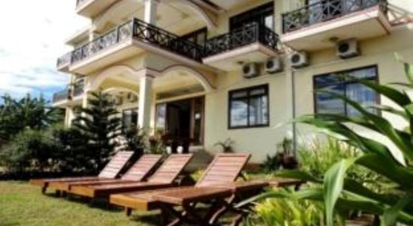 Отель Lakeside Chheng Lok Hotel