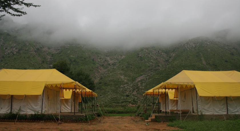 Отель Foot Hills Camps & Resorts