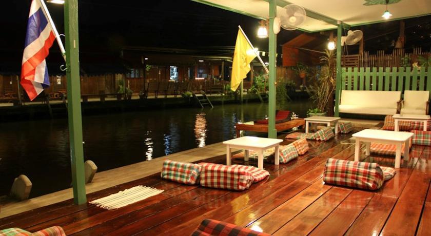 Отель Baanrak Amphawa Homestay