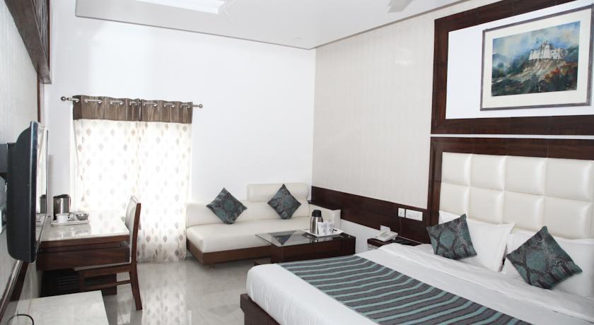 Отель Hotel Emerald