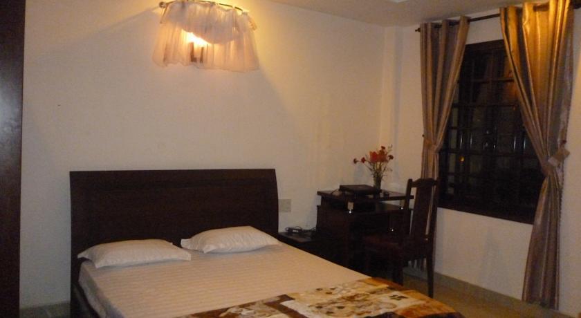 Two Season Hostel