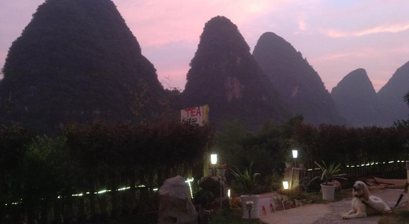 The Jade Mountain Hotel