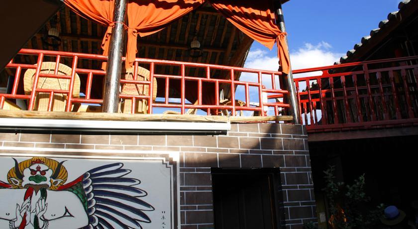 E-Outfitting Moon Hostel