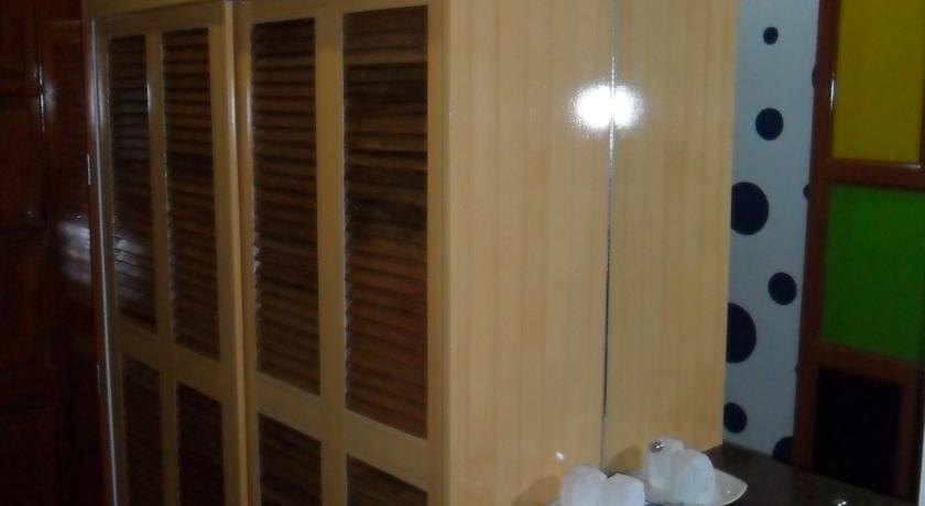 Отель C & L Suites Inn