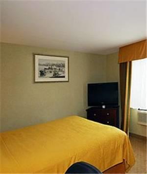 Отель Quality Inn Jamaica AirTrain