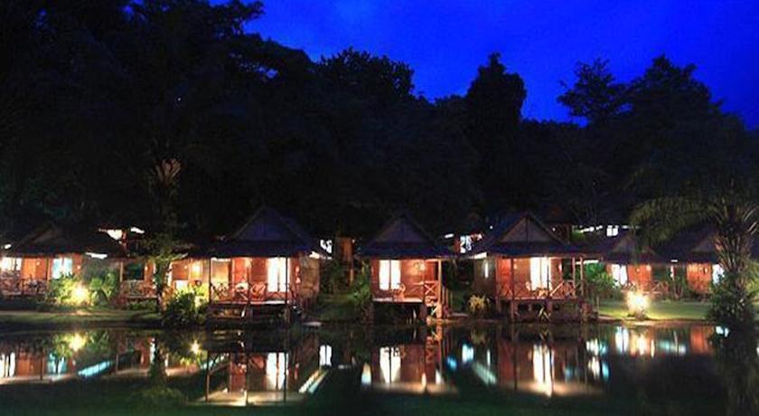 Отель Holiday Resort
