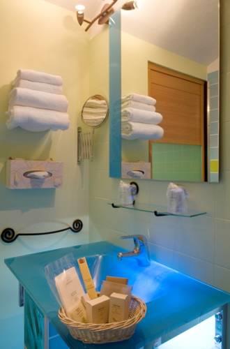 Отель Auberge de Tavel