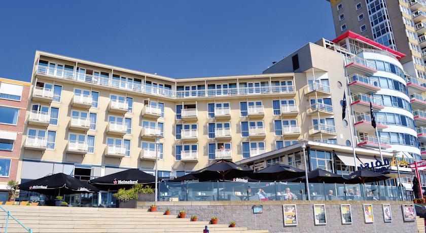 Отель Amadore Grand Hotel Arion