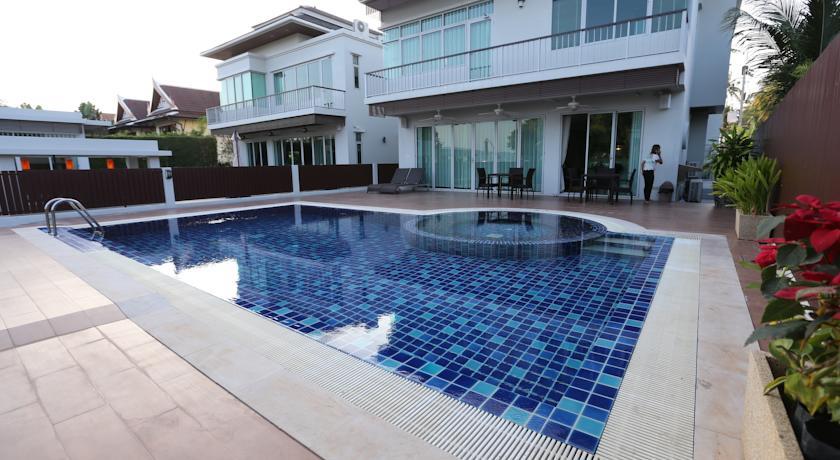 Chalong Sea View Villa