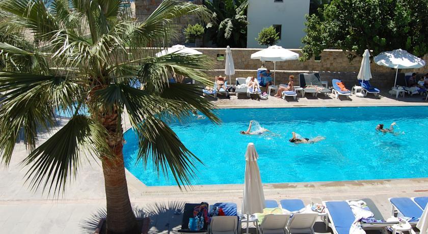 Отель Serene Beach Resort