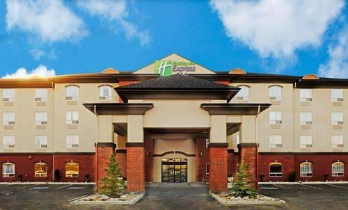 Отель Holiday Inn Express Hotel & Suites Drayton Valley