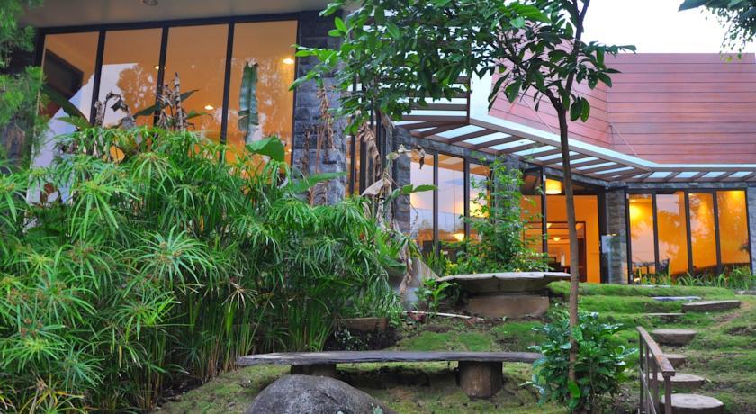 Отель The Batu Villas