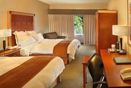 Отель Radisson Detroit Bloomfield Hills