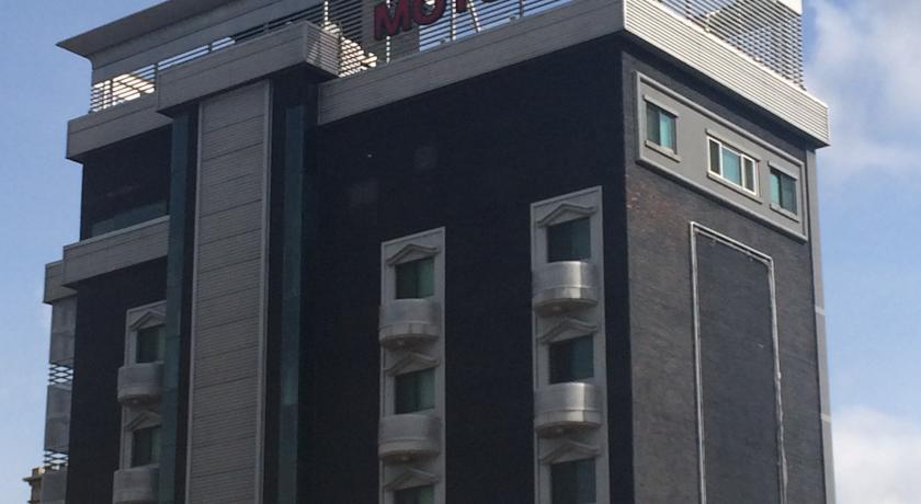 U Motel