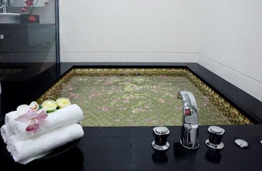 Отель Dam and Roo Pool Villa and Spa Resort