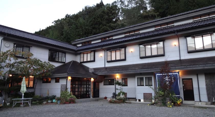 Отель Mizubasho no Yado Higashi
