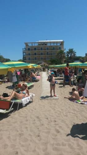 Отель Hotel Club Sabbiadoro