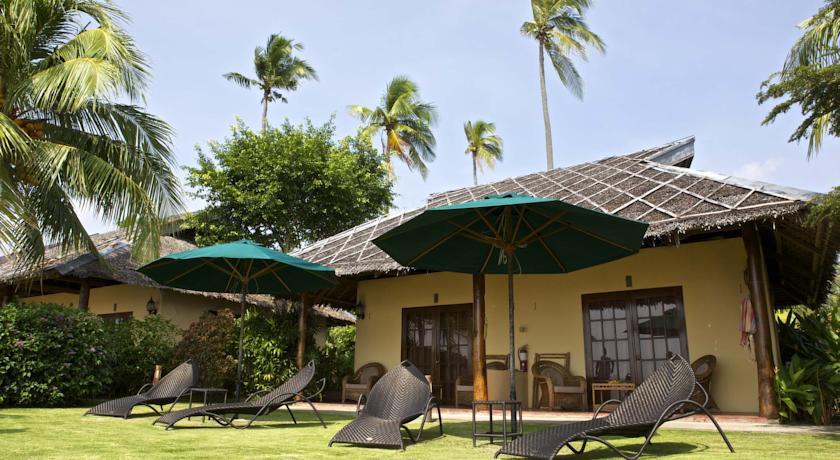 Отель Amontillado Beach & Dive Resort