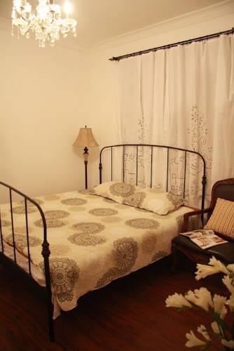 Отель Helen's Home