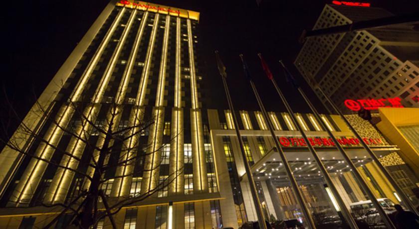 Отель Wanda Realm Dandong