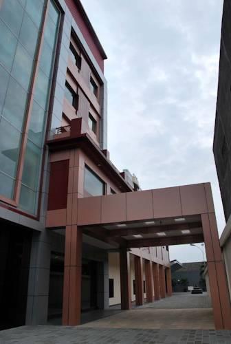 Отель Raz Hotel and Convention