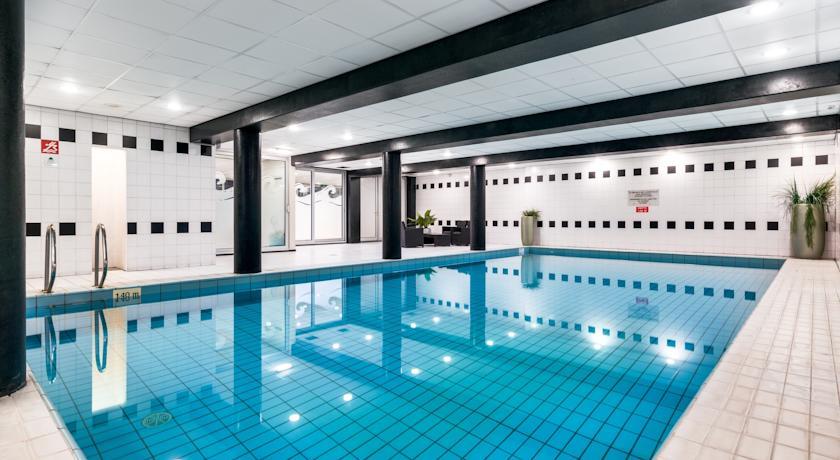 Отель NH Best Hotel