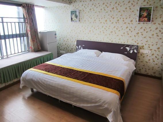 Chongqing Langqingju Apartment