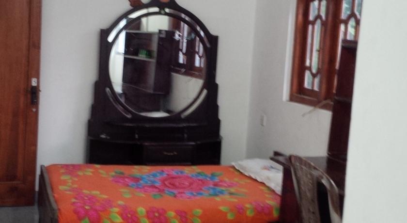 Отель Sharaz Guest Inn