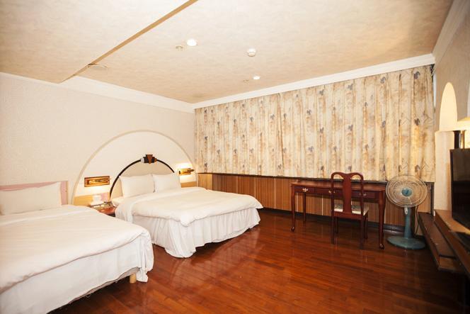 Отель Shanghai Hotel