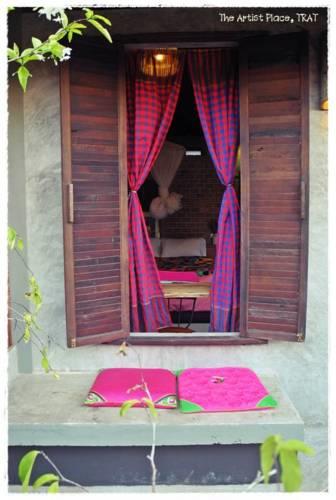 Отель Artist's Place Trat
