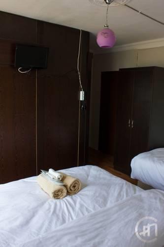 Отель Candede Pension