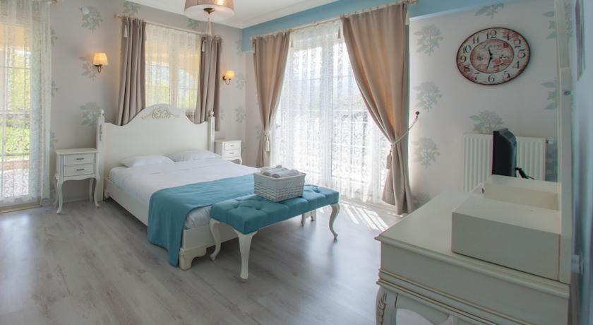Мини-отель Room Room Hotel