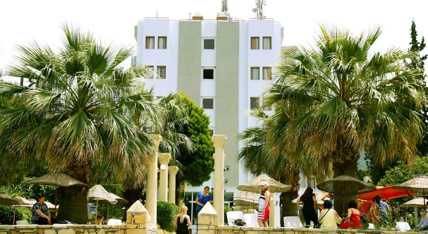 Отель Bella Pino Beach Club Hotel
