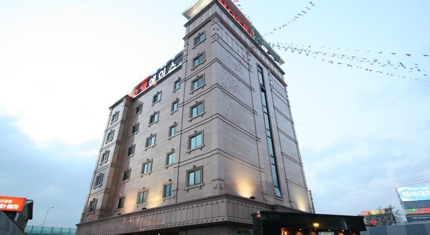 Отель Hotel Ace