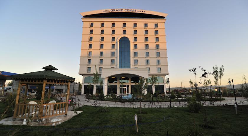 Отель Grand Cenas Hotel