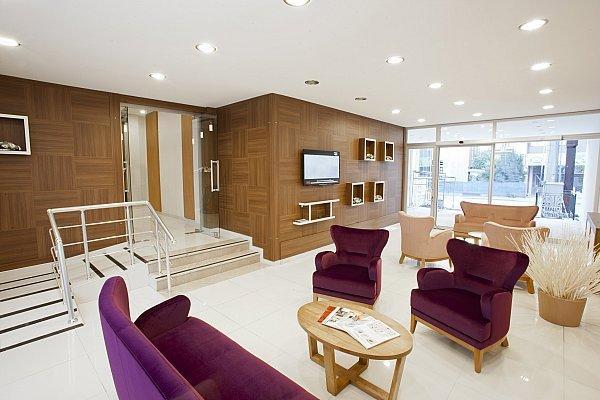 Апартаменты La Flora House Hotel