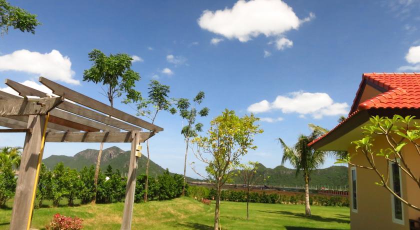 Отель Ampai Farm Resort