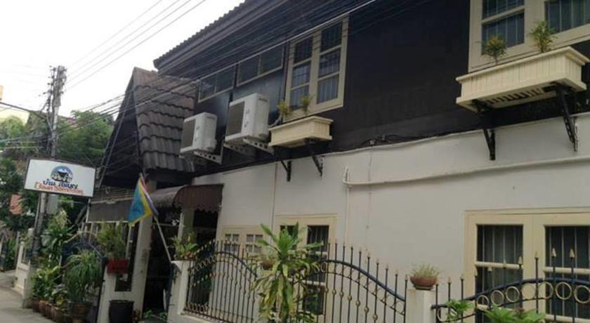 Baan Somboon Guesthouse