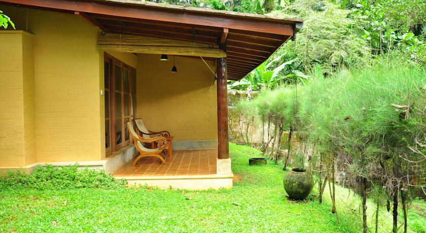 Отель Bopath Fall Rock Chalets