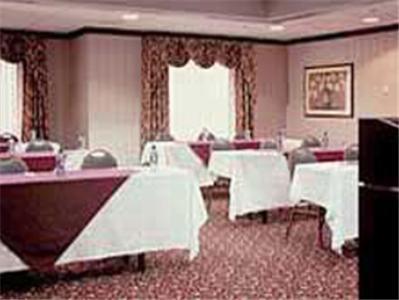 Отель Holiday Inn Express Middletown/Newport