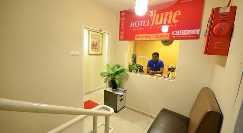Отель Hotel June