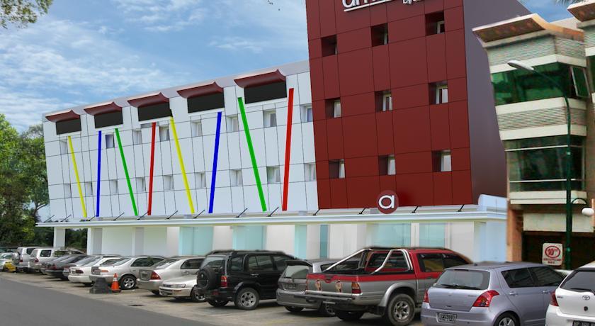 Отель Amaris Hotel Nagoya Hill - Batam