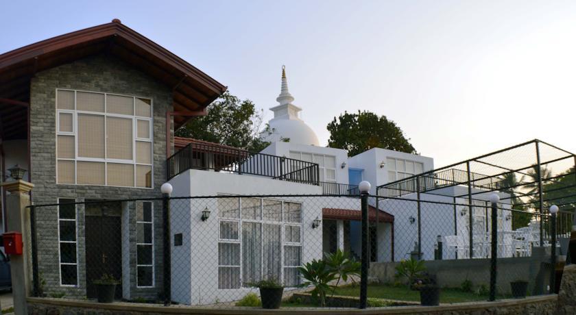 Вилла Villa Baywatch, Rumassala