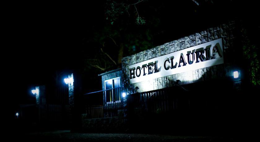 Отель Hotel Clauria