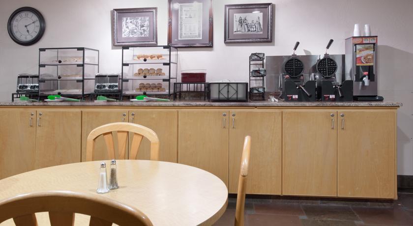 Отель La Quinta Inn & Suites Ashland
