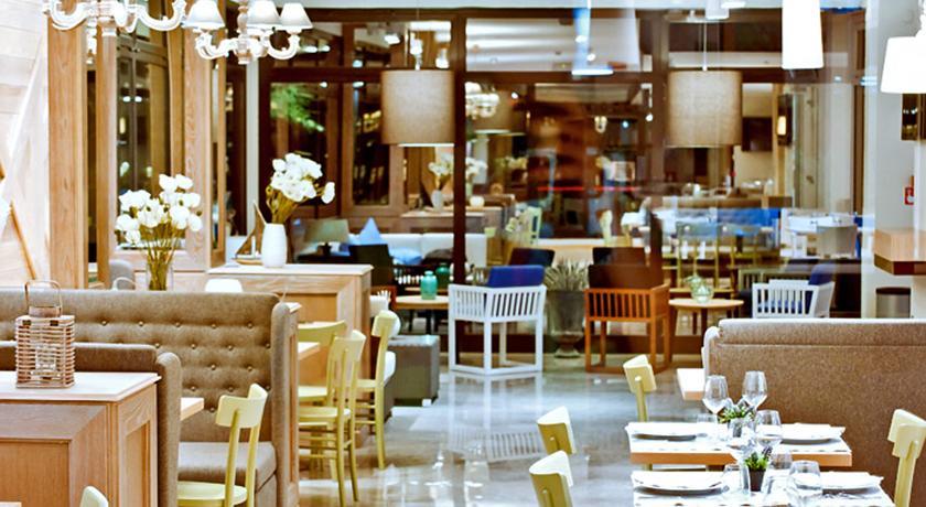 Отель Hotel Ambassador