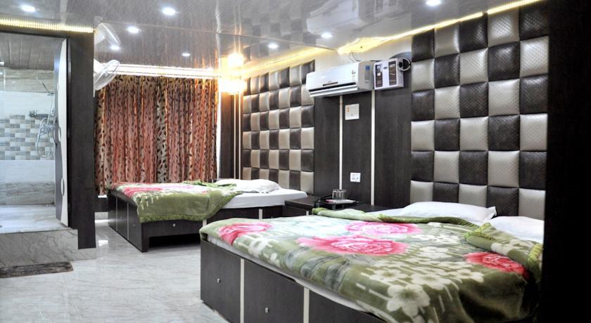 Отель Hotel Robin