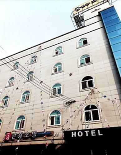 Отель Gung Tourist Hotel