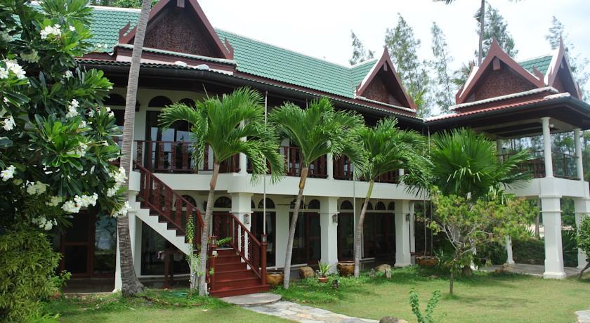 Апартаменты Laem Noi Residenz