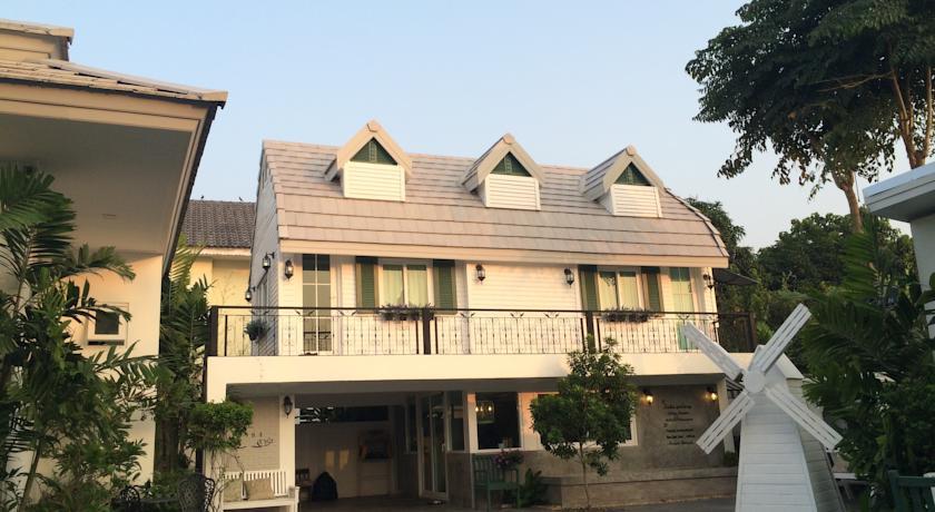 Апартаменты Baan Bor Bai Mai